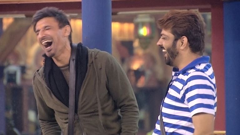 Highlights Day 15: Rahul bonds with Indiawale